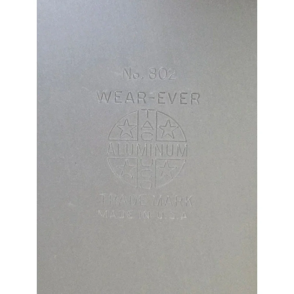Vintage Wear-Ever Aluminum Round Cake Pan No. 802 Made in USA Silver